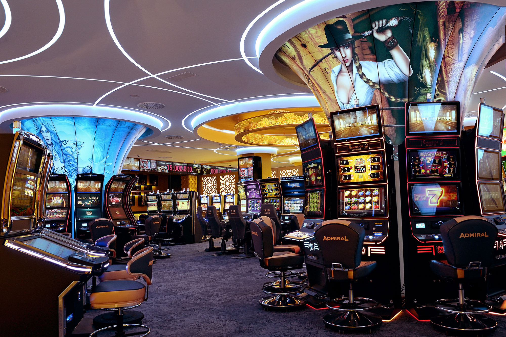игровой зал казино адмирал